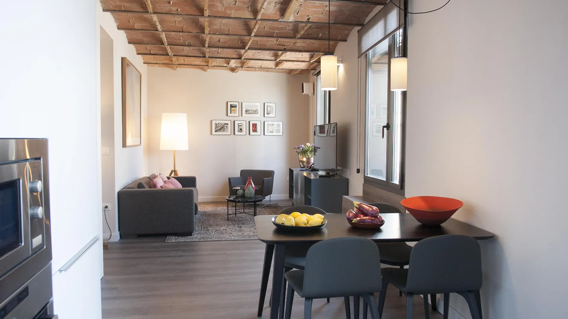 Casagrand Luxury Suites Barcelona Apartment