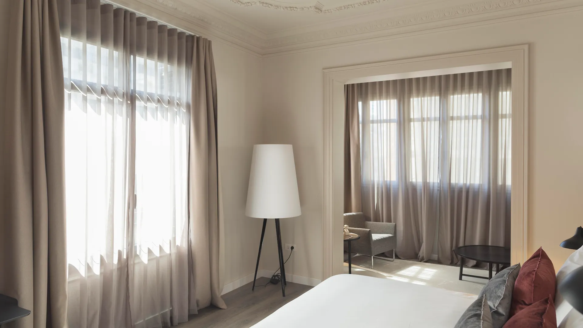 Casagrand Luxury Suites Barcelona 0*,  Spanien