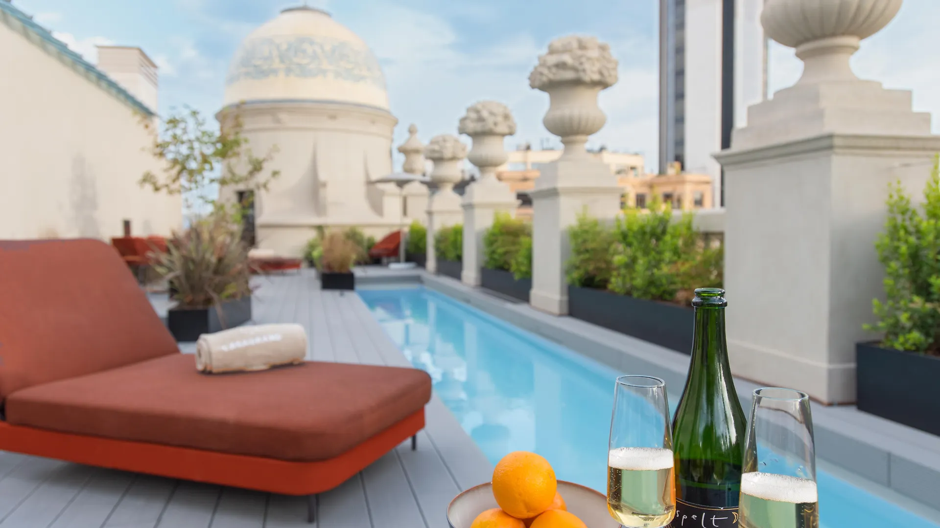 Casagrand Luxury Suites Barcelona