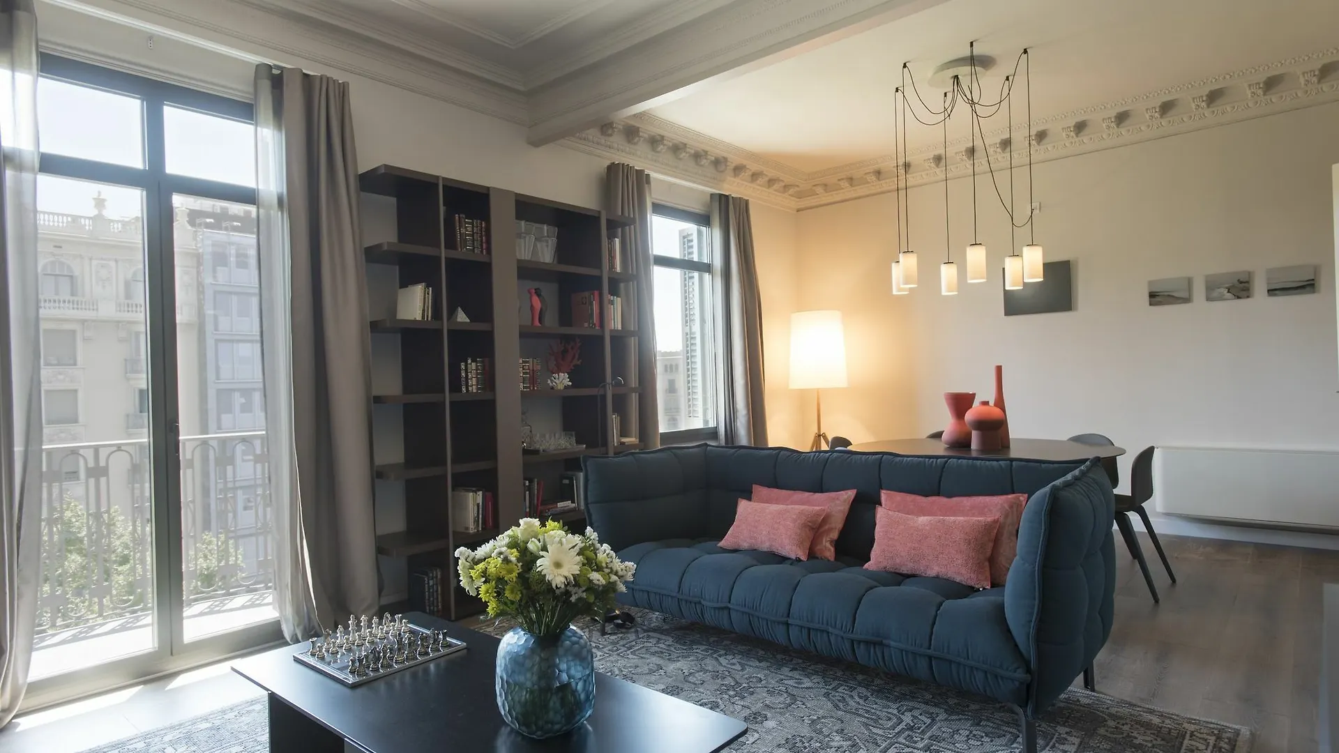 Casagrand Luxury Suites Barcelona Apartment