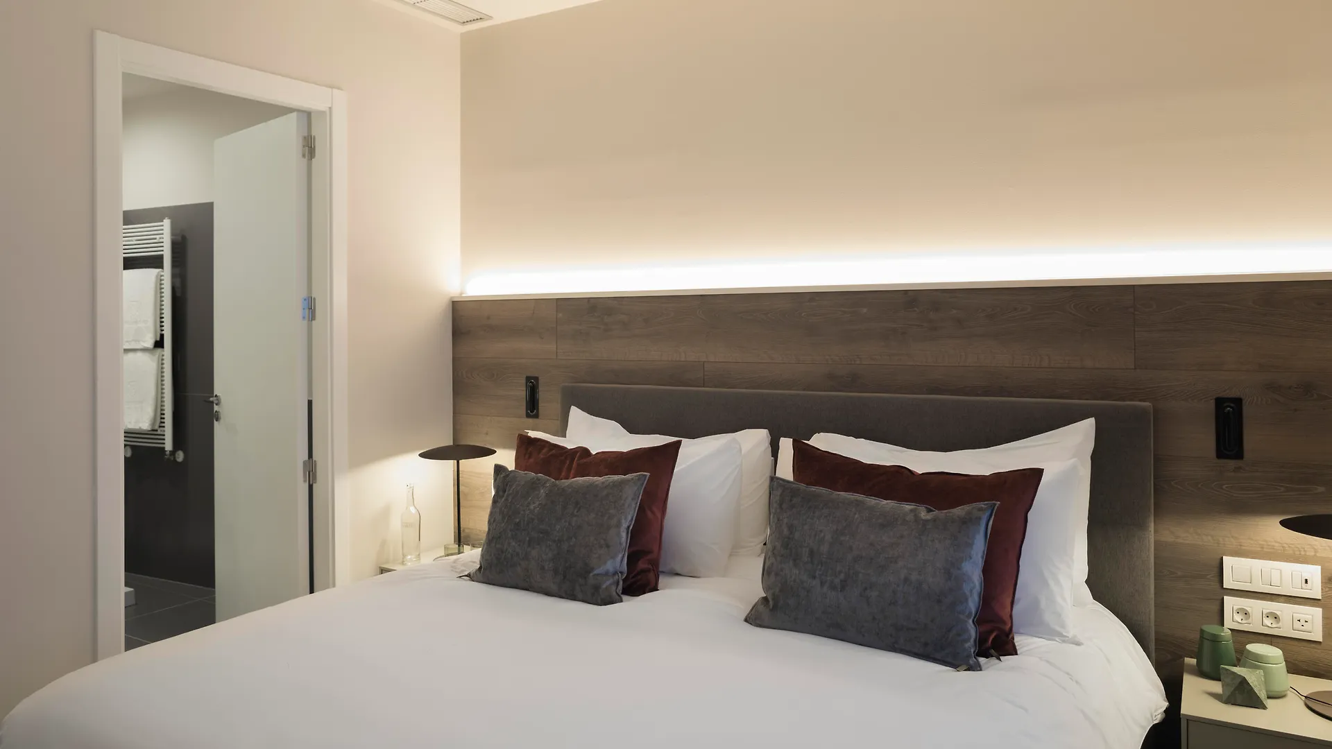 Casagrand Luxury Suites Barcelona 0*,