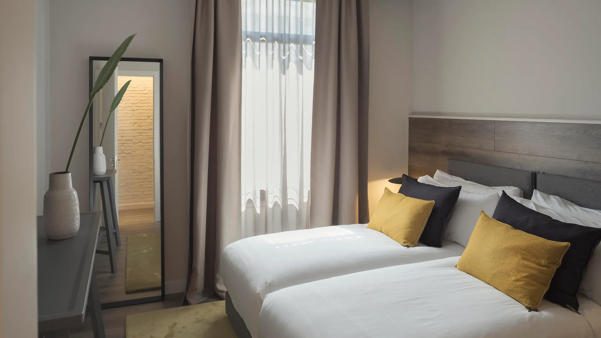 Casagrand Luxury Suites Barcelona 0*,  España
