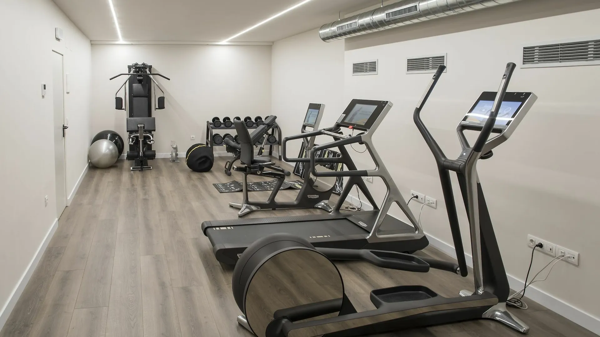Casagrand Luxury Suites Barcelona 0*,